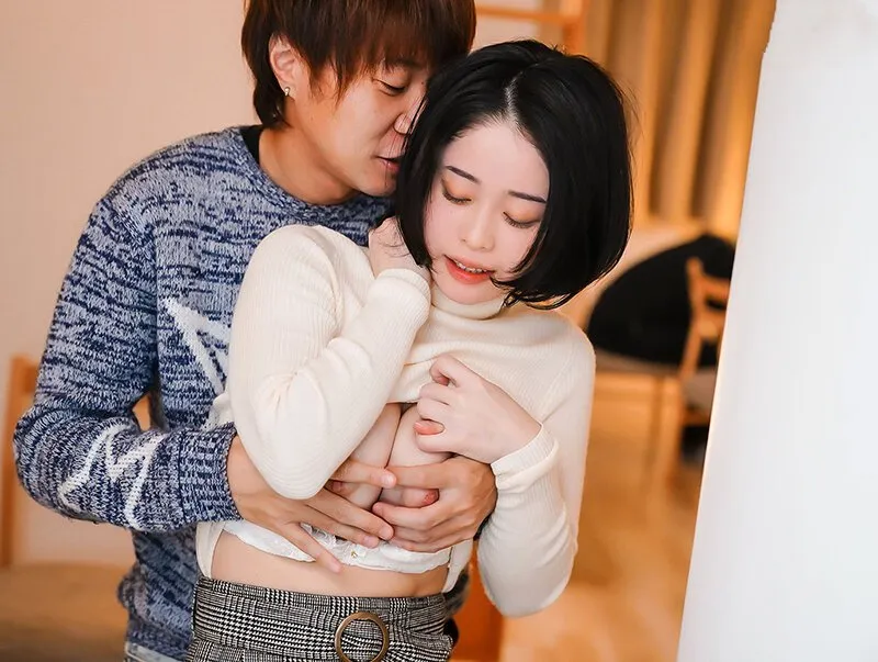 Gã chồng say xỉn, vợ địt nhau bét nhè với bạn học sau bữa tiệc họp lớp tại nhà