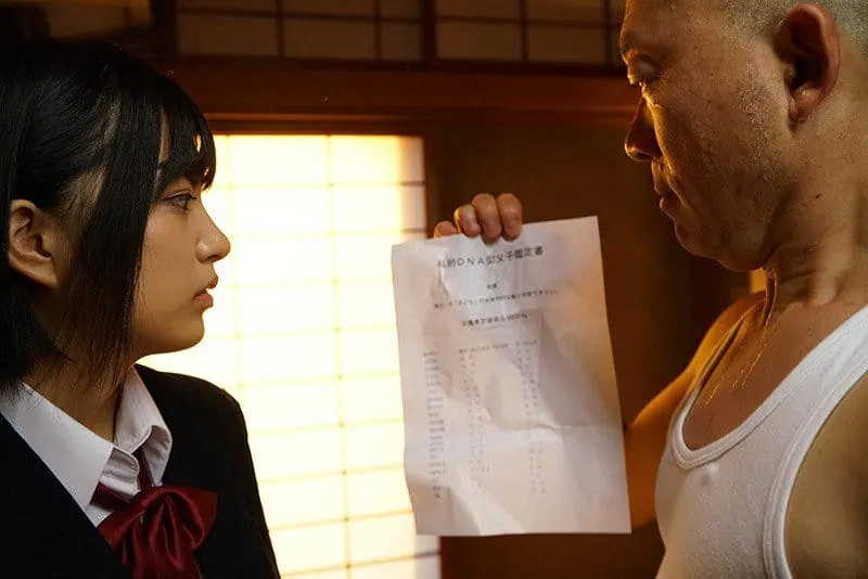 Khi bố phát hiện bé ngoan không phải là con ruột của mình