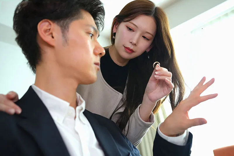Bà xã đi đi chơi, ông xã ở nhà bị nhỏ em bà xã gạ phang không trượt phát nào